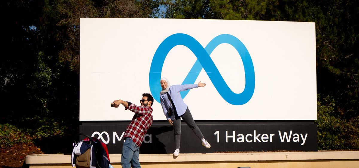 META Logo am Hauptsitz im Menlopark in Kalifornien, USA