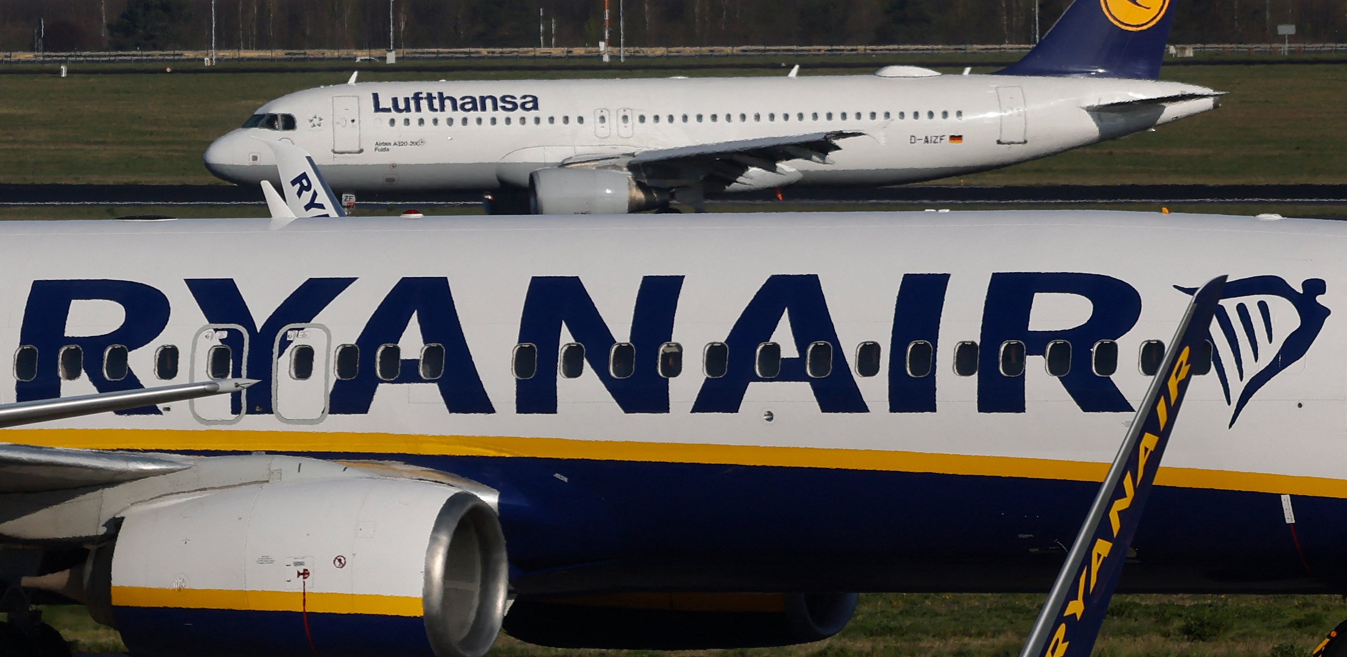 Ryanair-Flugzeug in Parkingposition